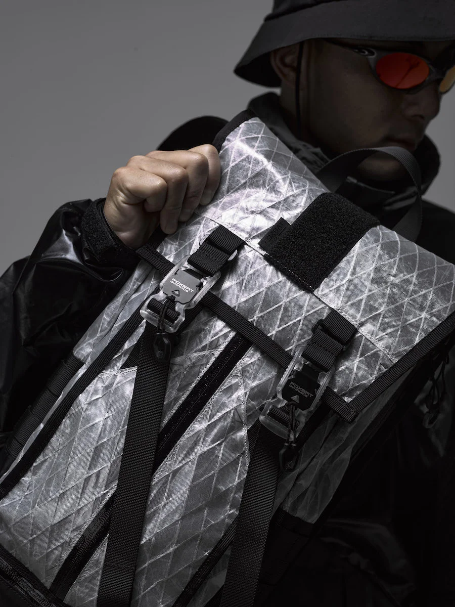 FOXBAT Tsunami 전술 사이클링 백팩 – 16 - Cycling Commuter Backpack Laptop 리뷰 및 가격